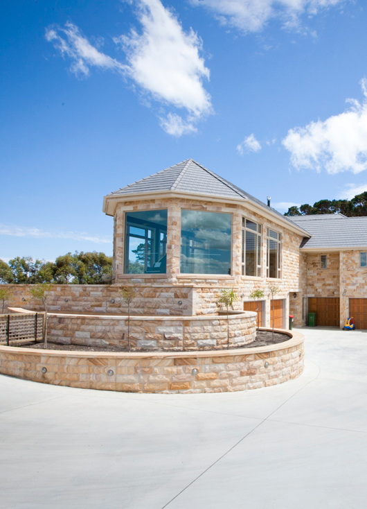 Born Builders Melbourne Renovations, Custom homes on time & on budget